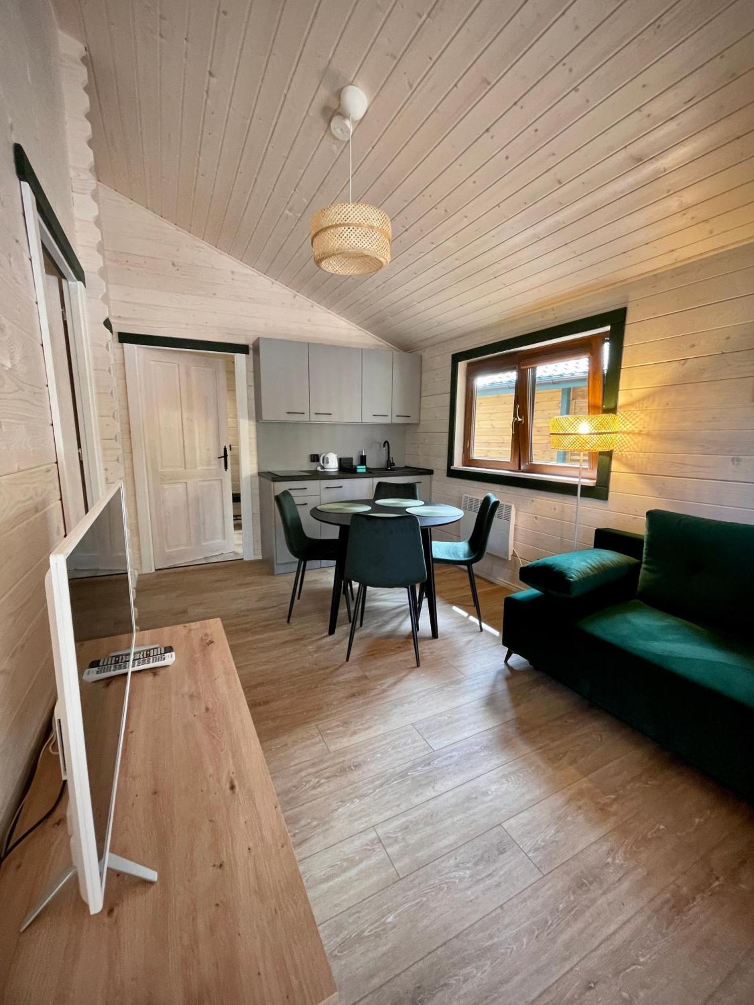 Osrodek Wypoczynkowy "Julia" W Samociazku Hotel Samociążek Kültér fotó